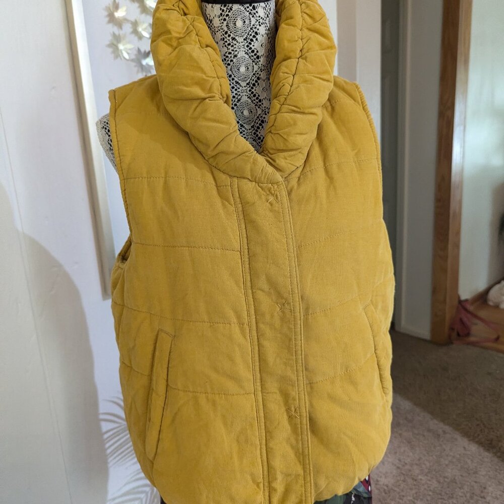 Anthropologie Puffer Vest...Mustard/Size Large